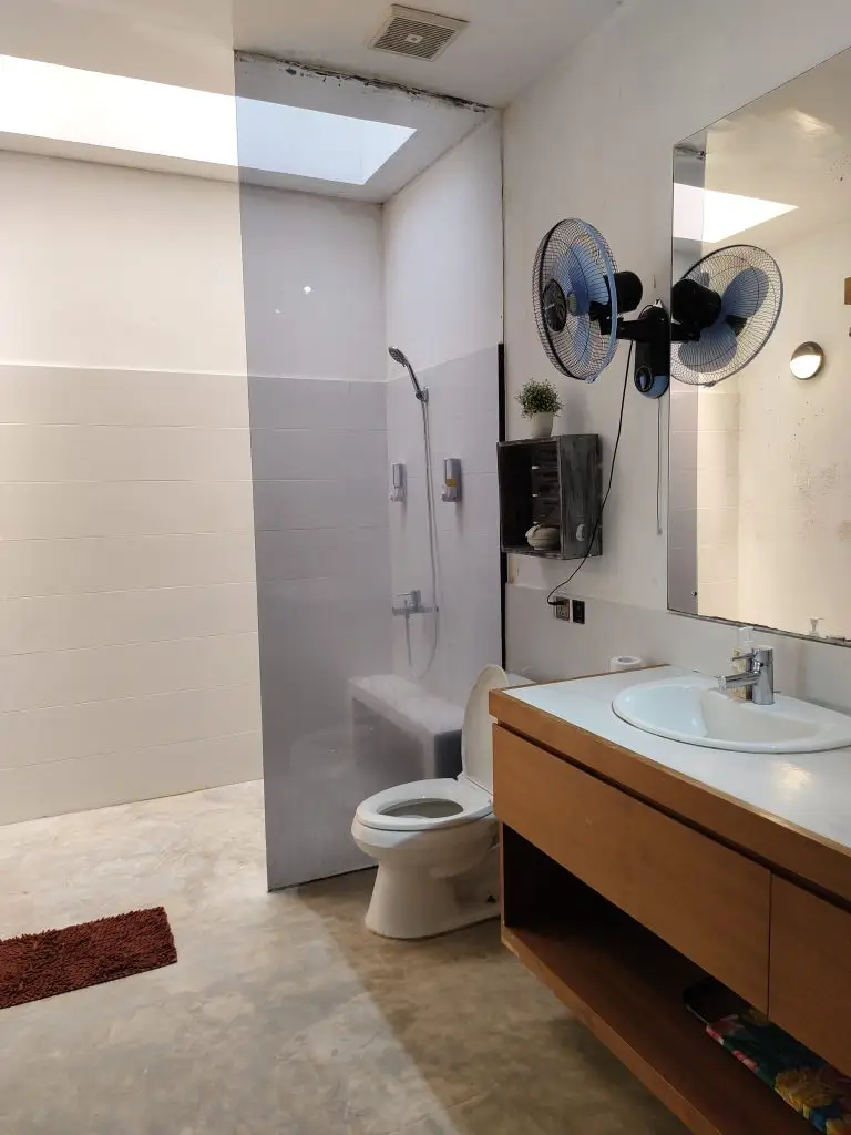 KAMAR MANDI - OMAHATI BRAWA