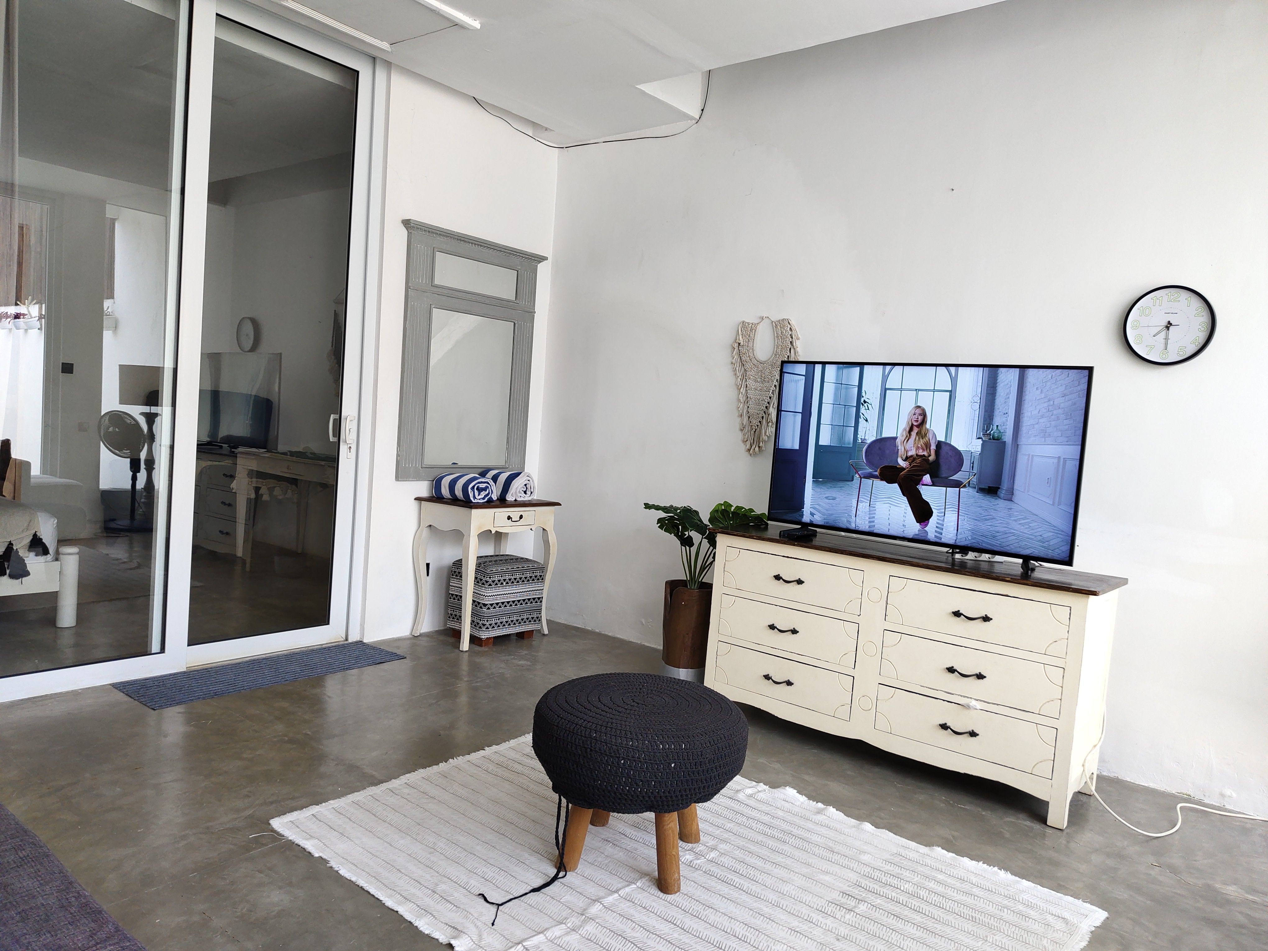 RUANG TV - OMAHATI BRAWA