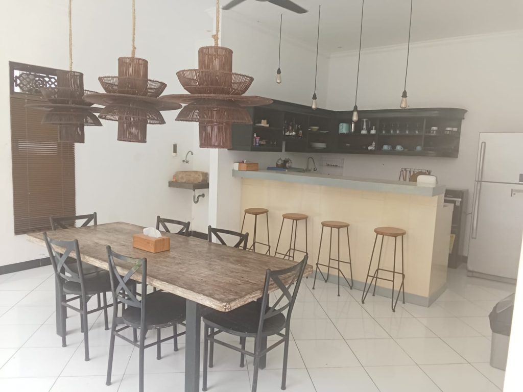 RUANG MAKAN - OMAHATI CANGGU